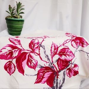 Vintage tablecloth floral leaf pattern